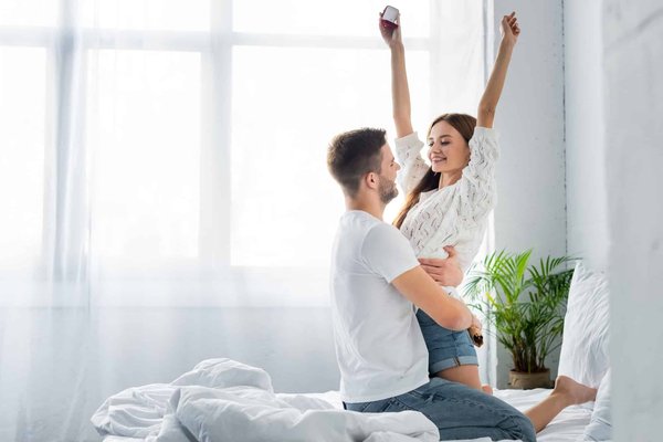 Quelle stratégie de marketing interactif pourrait engager au mieux une audience pour une marque d'équipement de randonnée ?